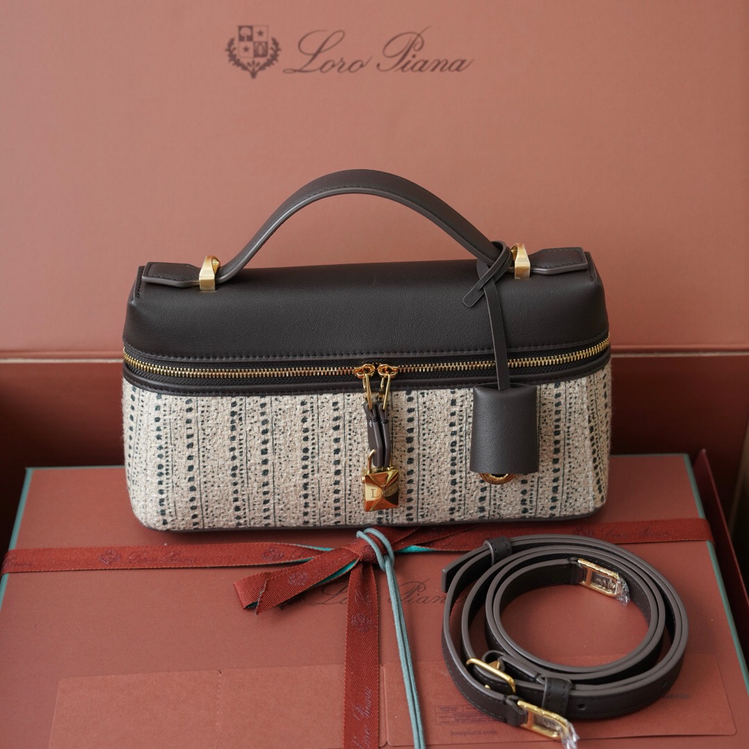 کیف زنانه برند Loro Piana