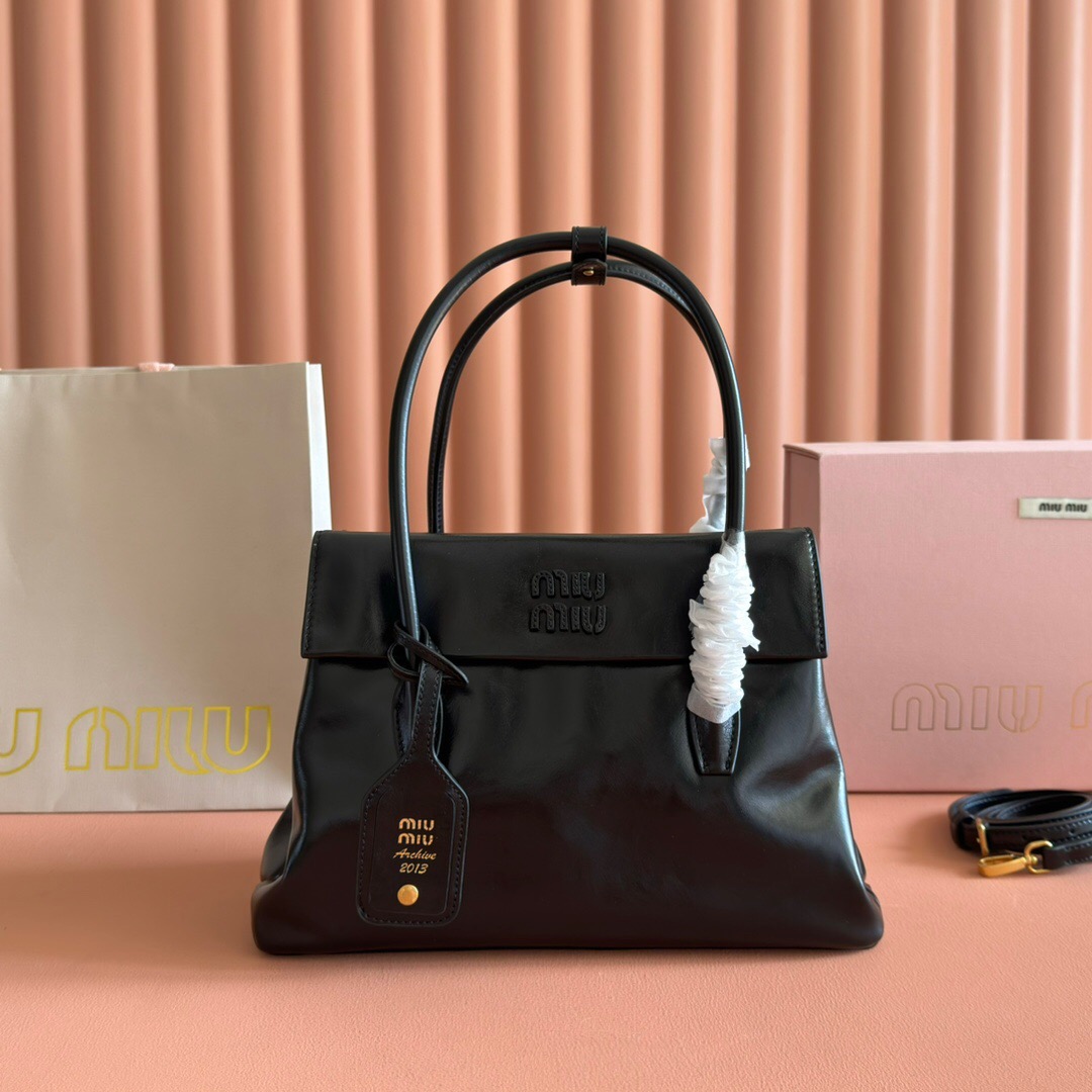 کیف چرم زنانه برند MiuMiu