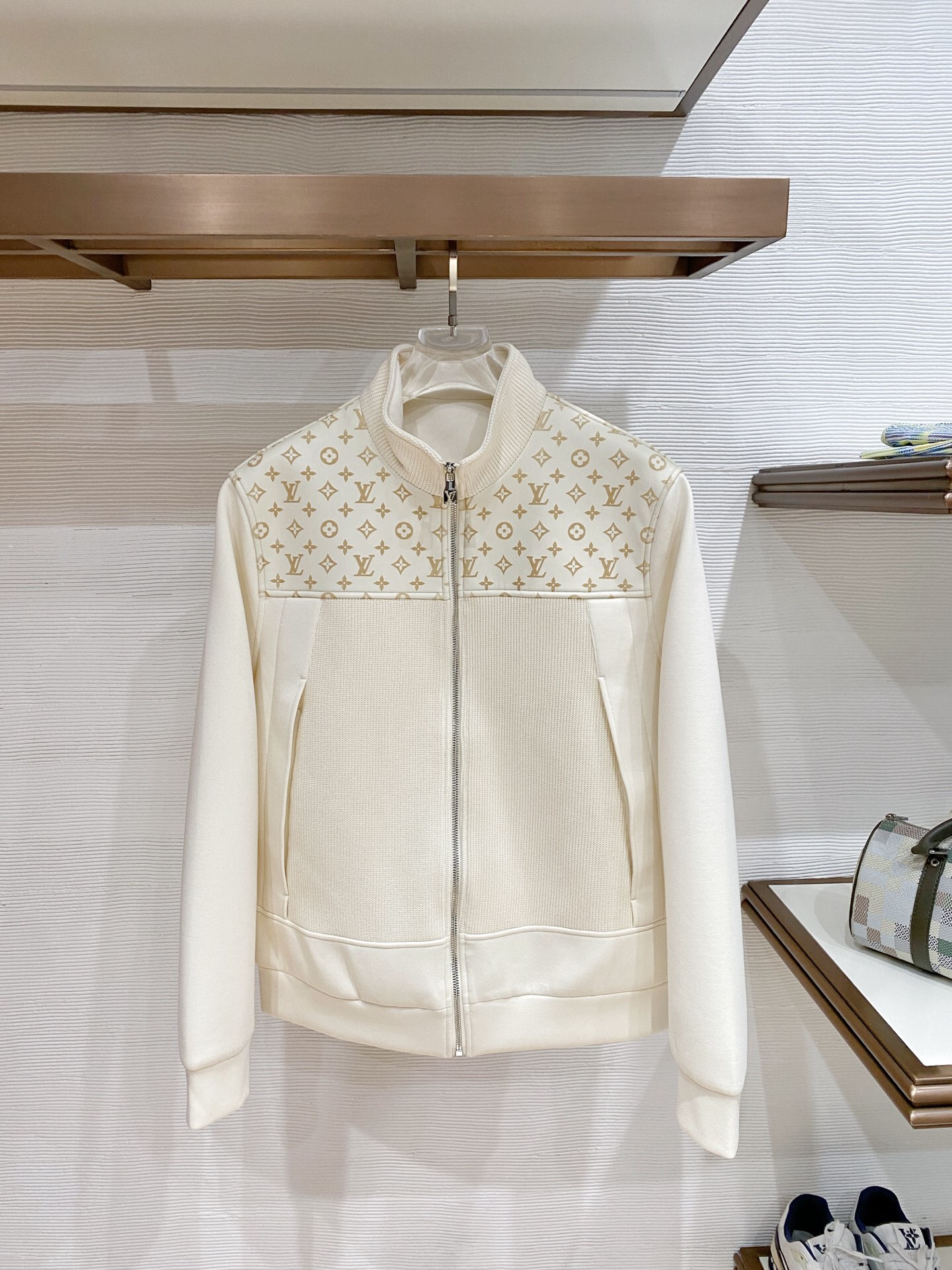 سوییشرت برند Louis Vuitton