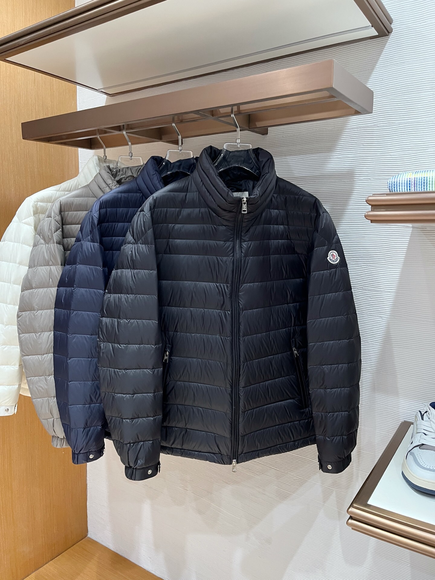 کاپشن مردانه برند Moncler