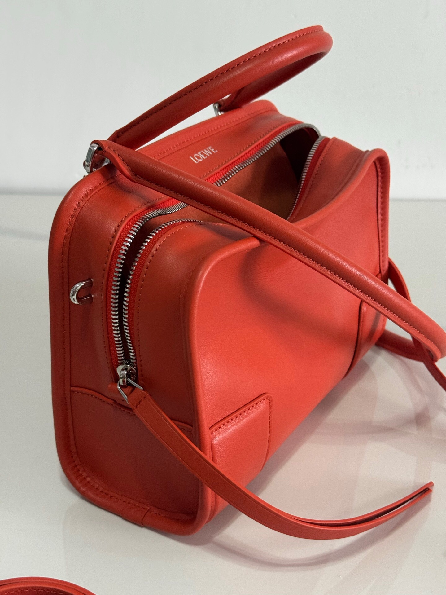 کیف زنانه برند Loewe