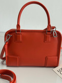 کیف زنانه برند Loewe