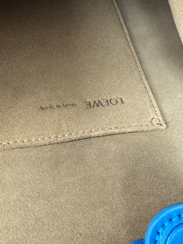کیف زنانه برند Loewe
