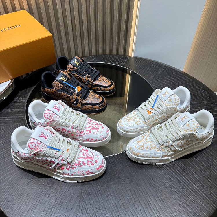 اسنیکر برند Louis Vuitton