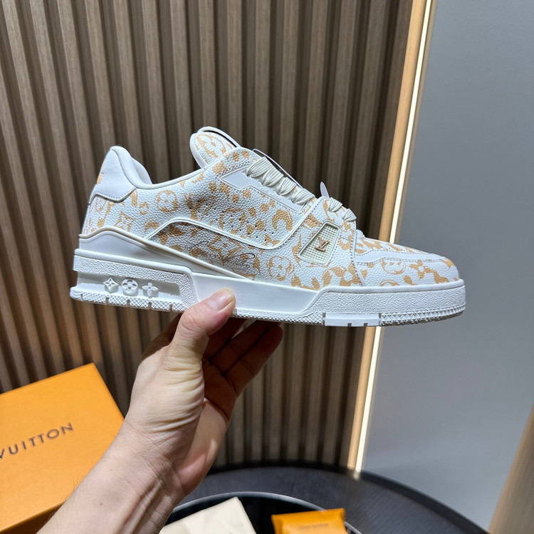 اسنیکر برند Louis Vuitton