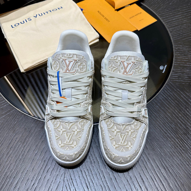 اسنیکر برند Louis Vuitton