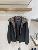 کاپشن برند Louis Vuitton