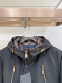 کاپشن برند Louis Vuitton