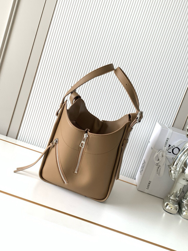 کیف زنانه برند Loewe