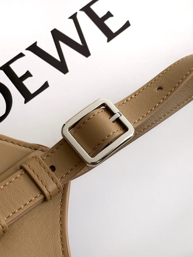 کیف زنانه برند Loewe