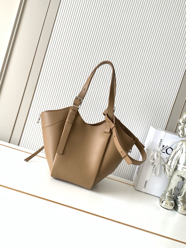 کیف زنانه برند Loewe