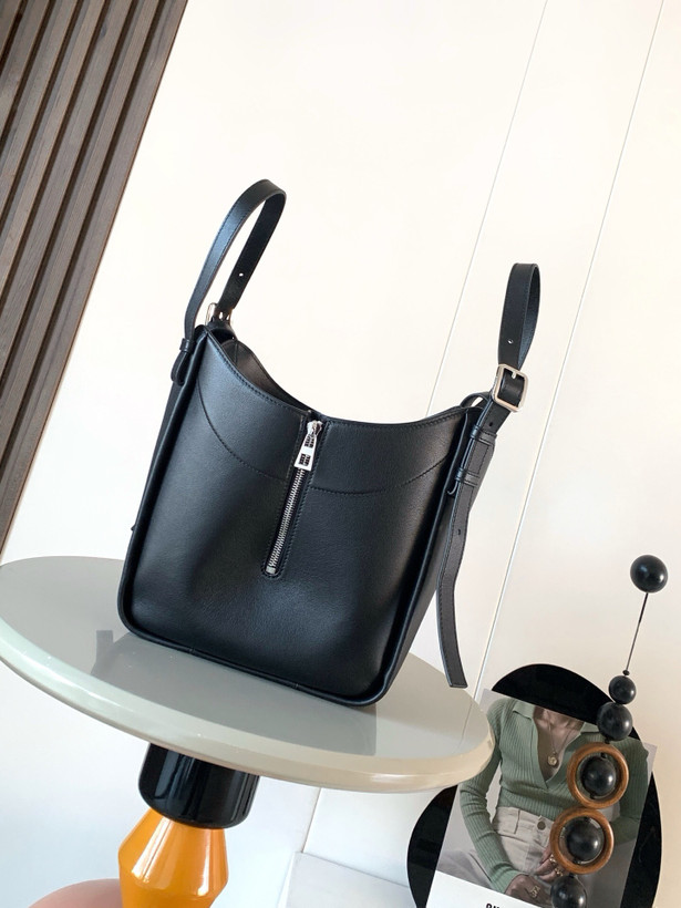 کیف زنانه برند Loewe
