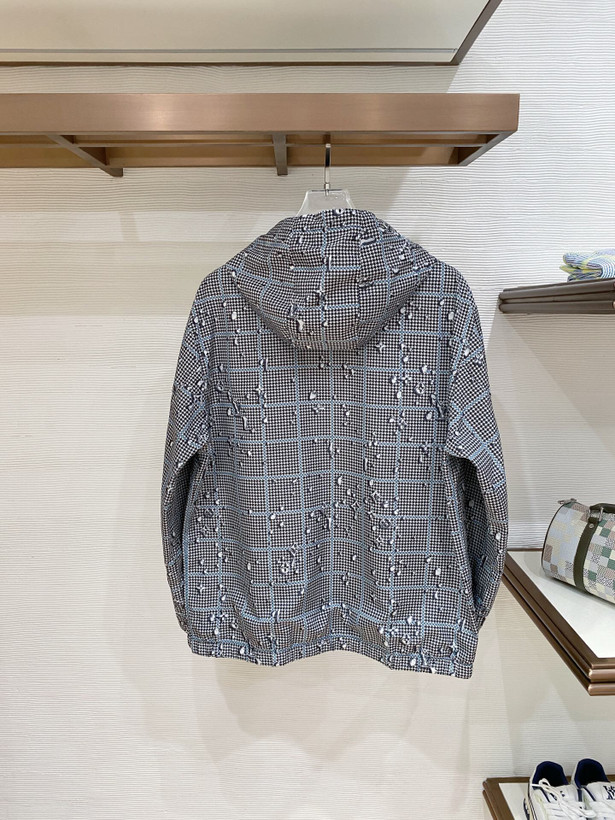 کاپشن دورو برند Louis Vuitton
