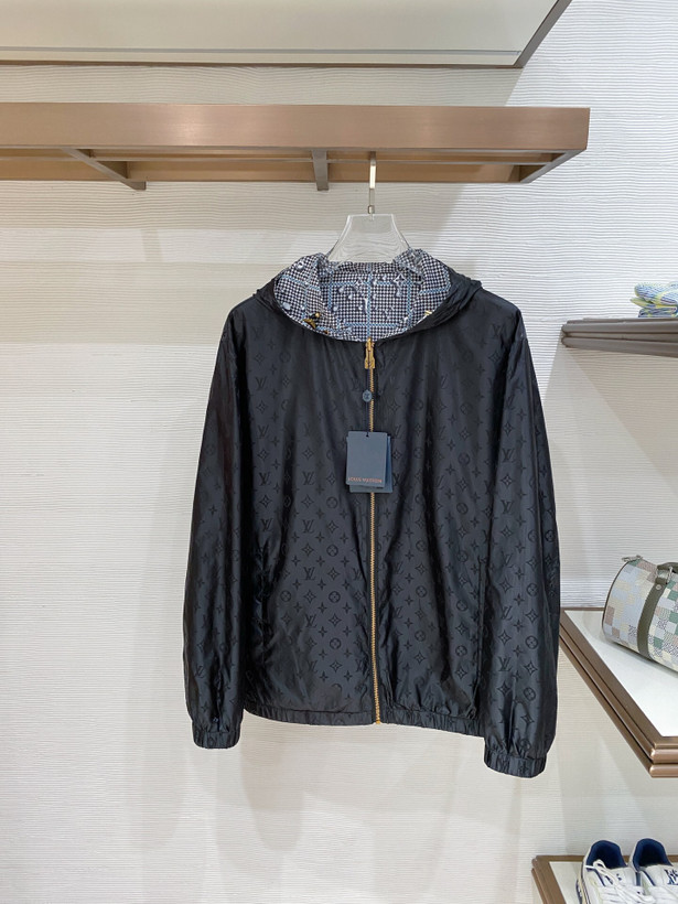 کاپشن دورو برند Louis Vuitton