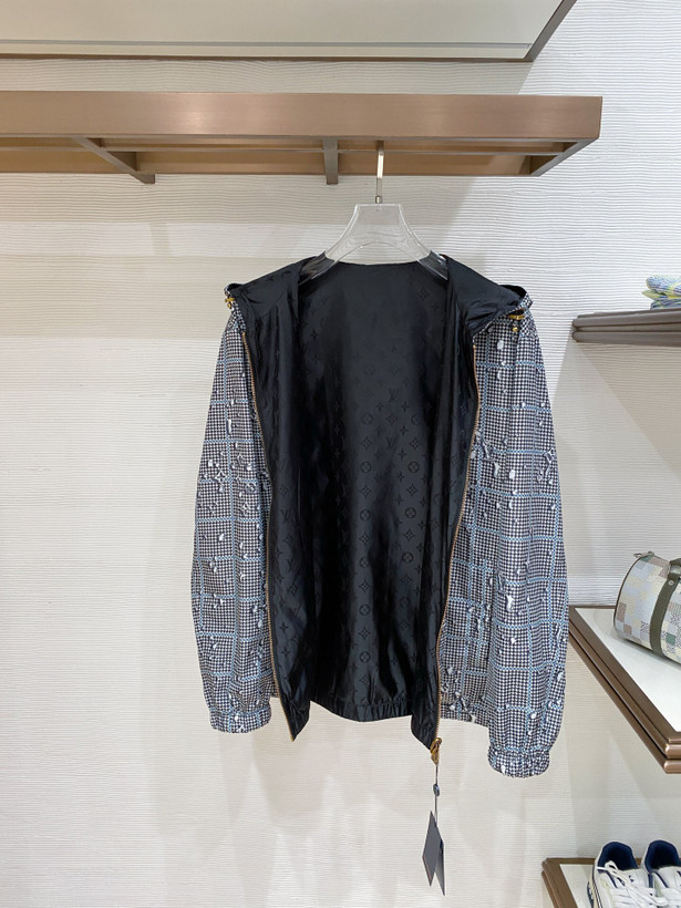 کاپشن دورو برند Louis Vuitton