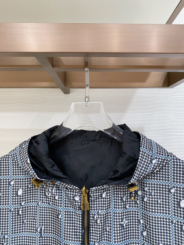 کاپشن دورو برند Louis Vuitton