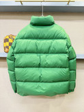کاپشن برند Moncler