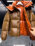 کاپشن برند Moncler
