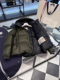 کاپشن برند Moncler