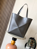 کیف زنانه برند Loewe