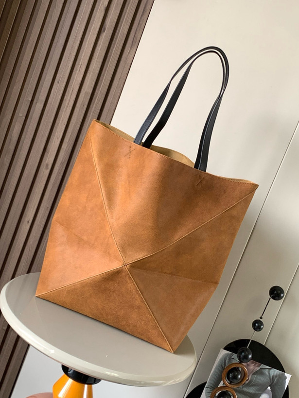 کیف زنانه برند Loewe