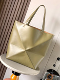 کیف زنانه برند Loewe