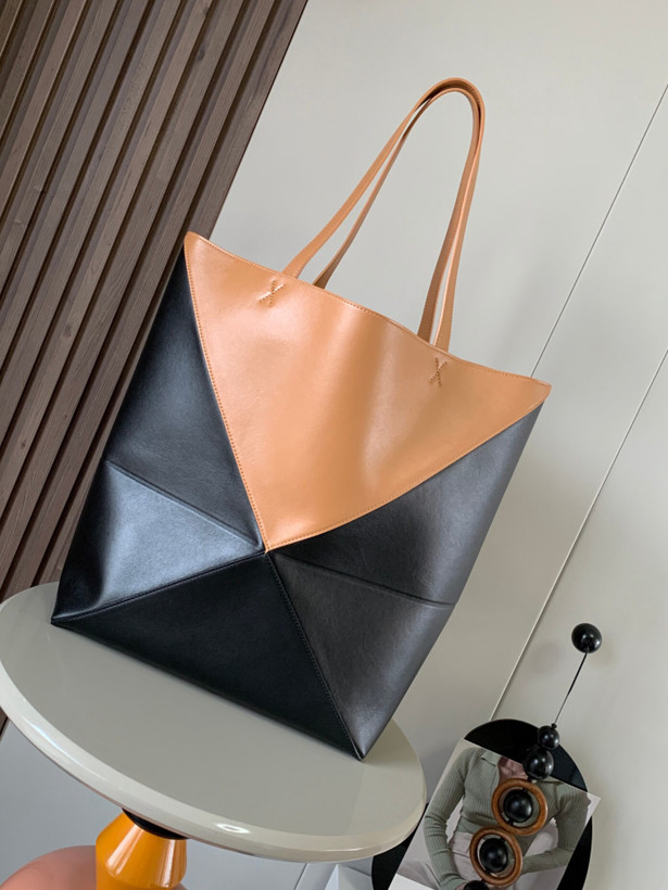 کیف زنانه برند Loewe