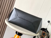 کیف زنانه برند Loewe