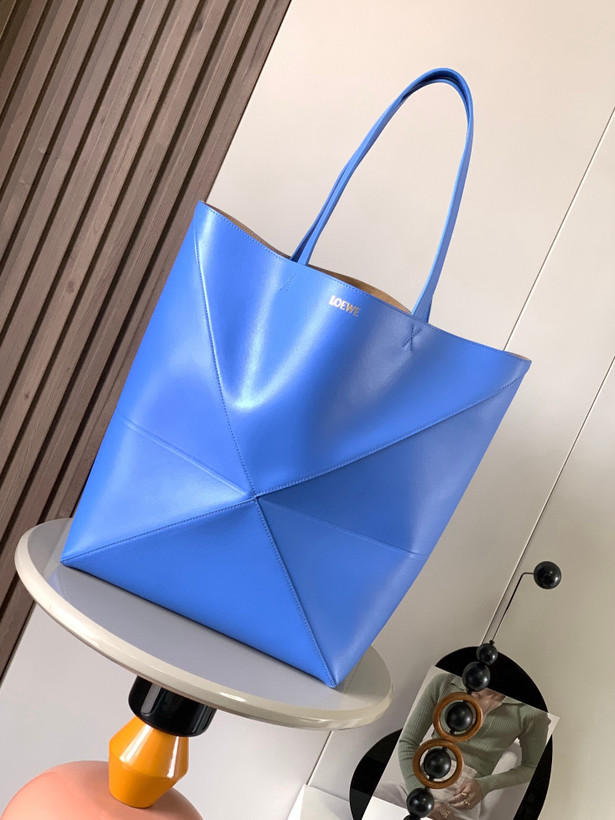 کیف زنانه برند Loewe