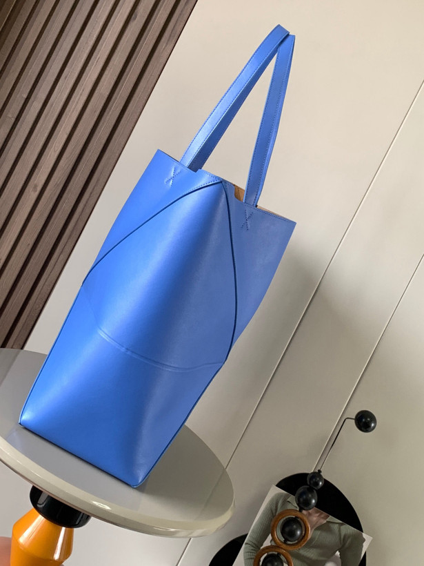 کیف زنانه برند Loewe