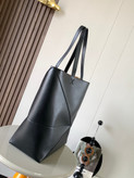 کیف زنانه برند Loewe