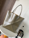 کیف زنانه برند Loewe