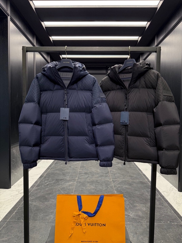 کاپشن برند Louis Vuitton