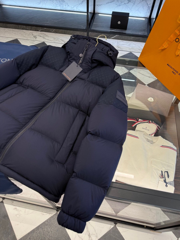 کاپشن برند Louis Vuitton