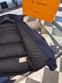 کاپشن برند Louis Vuitton