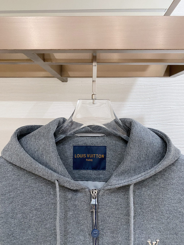 ست مردانه برند Louis Vuitton
