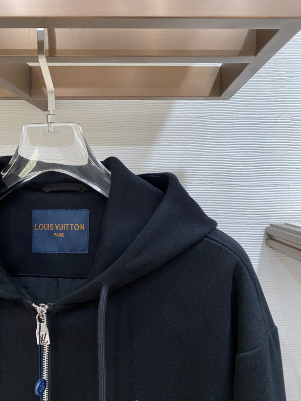 ست مردانه برند Louis Vuitton