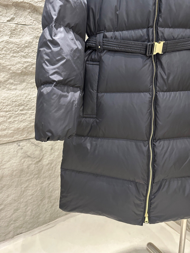کاپشن زنانه برند Moncler