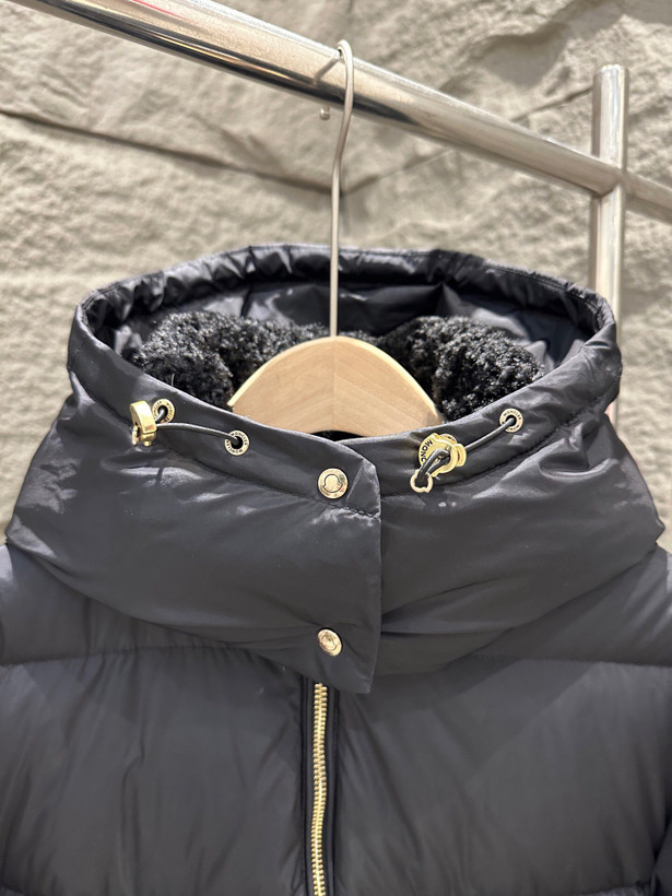 کاپشن زنانه برند Moncler