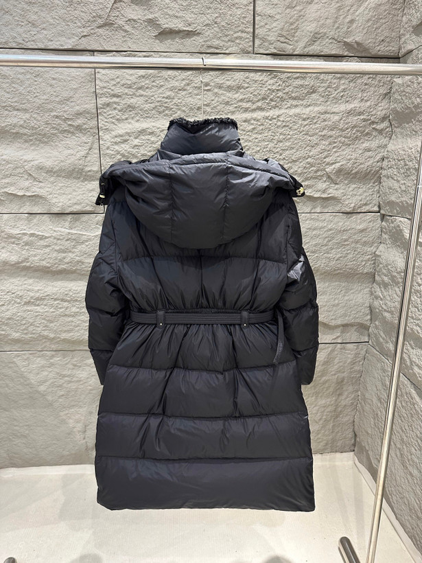 کاپشن زنانه برند Moncler