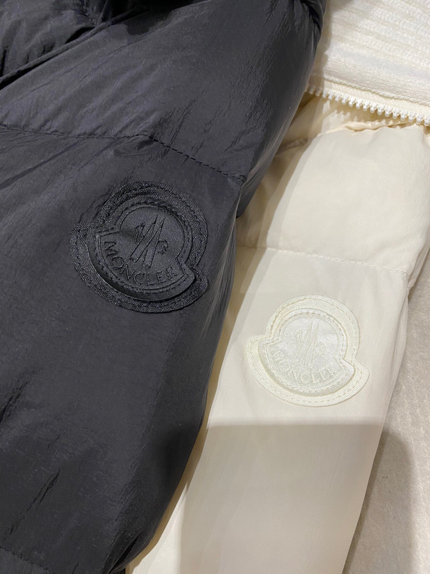 کاپشن زنانه برند Moncler