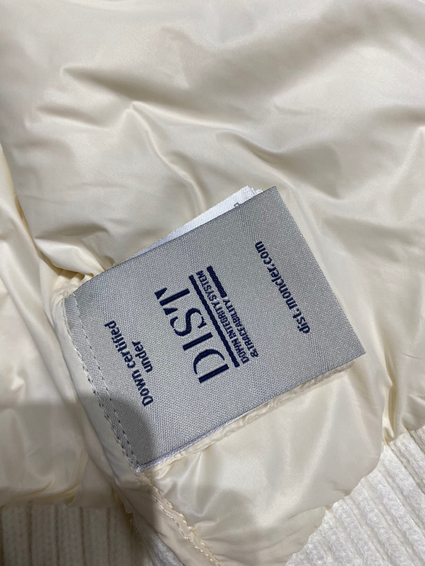 کاپشن زنانه برند Moncler