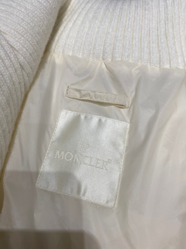 کاپشن زنانه برند Moncler