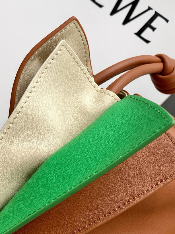 کیف زنانه برند Loewe