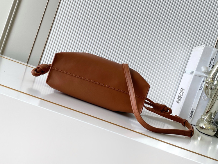 کیف زنانه برند Loewe