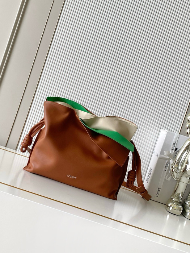 کیف زنانه برند Loewe
