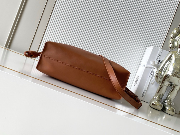 کیف زنانه برند Loewe