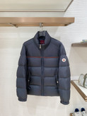 کاپشن برند Gucci