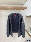 کاپشن برند Gucci