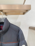 کاپشن برند Gucci